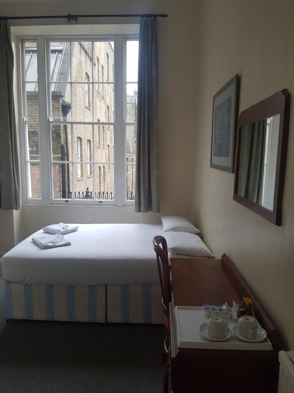 Fitzroy/Cosmo Hotel Londen Buitenkant foto